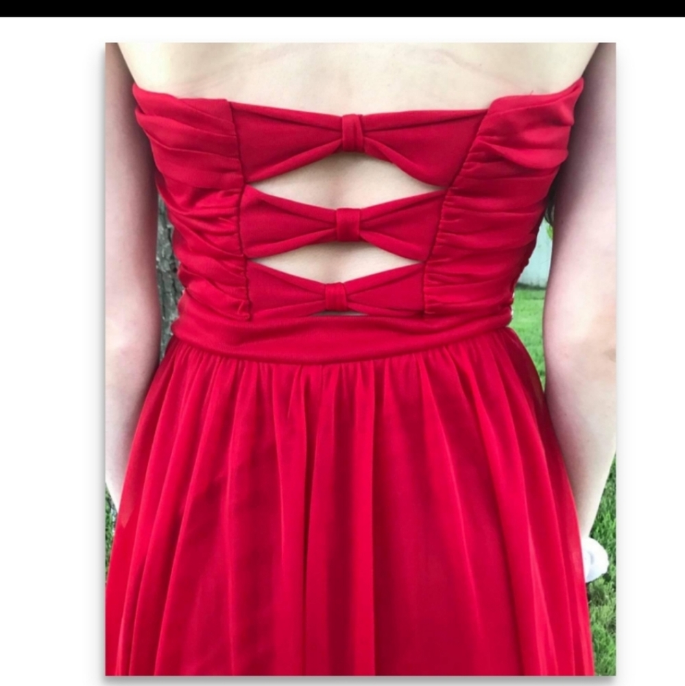 Red Xtraordinary Homecoming Dress Size 5 Juniors - Picture 3 of 10